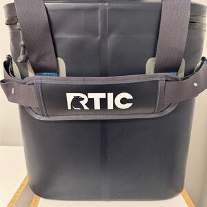 RTIC Black Cooler Bag with Durable Construction
